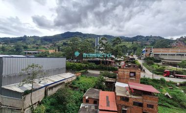 Se arrienda apartamento en el sector de la Tablaza COD-526108