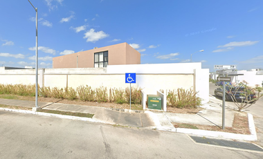 CASA EN VENTA CON ALBERCA EN MERIDA YUCATAN DE REMATE