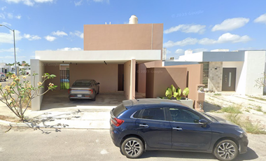CASA EN VENTA CON ALBERCA EN MERIDA YUCATAN DE REMATE