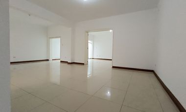 Alquiler De Residencia Amplia Y En Perfecto Estado, En San Isidro