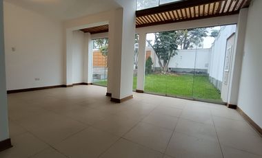 Alquiler De Residencia Amplia Y En Perfecto Estado, En San Isidro