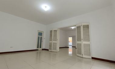 Alquiler De Residencia Amplia Y En Perfecto Estado, En San Isidro