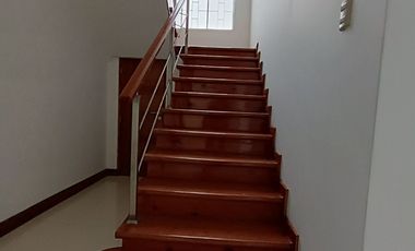 Alquiler De Residencia Amplia Y En Perfecto Estado, En San Isidro