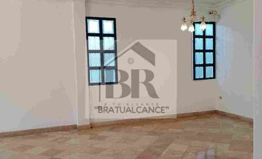 Urdesa Central – Alquilo casa amplia con suite y Terraza amplia excelente garaje para 2 carros