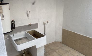 CASA EN RENTA COL. PARQUES DEL AUDITORIO, ZAPOPAN