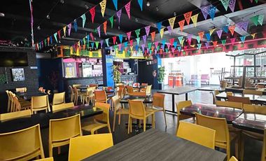 renta local plaza 202 av camarón sábalo