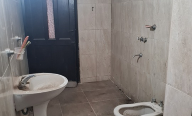 VENTA CASA A REFACCIONAR SOBRE GRAN TERRENO MÁS DE 1000m2 A METROS DE AVENIDA LUJÁN SANTO TOMÉ