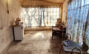 VENTA CASA A REFACCIONAR SOBRE GRAN TERRENO MÁS DE 1000m2 A METROS DE AVENIDA LUJÁN SANTO TOMÉ