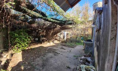 VENTA CASA A REFACCIONAR SOBRE GRAN TERRENO MÁS DE 1000m2 A METROS DE AVENIDA LUJÁN SANTO TOMÉ