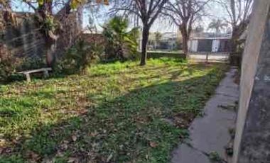 VENTA CASA A REFACCIONAR SOBRE GRAN TERRENO MÁS DE 1000m2 A METROS DE AVENIDA LUJÁN SANTO TOMÉ