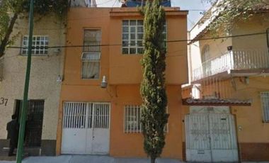 CASA EN REMATE CUAUHTEMOC