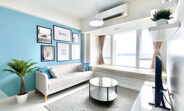 Fully Furnished 2 Bed Unit with Bay View For Rent