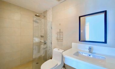 Fully Furnished 2 Bed Unit with Bay View For Rent