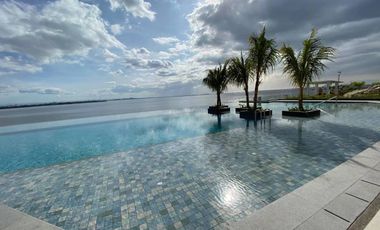 Fully Furnished 2 Bed Unit with Bay View For Rent