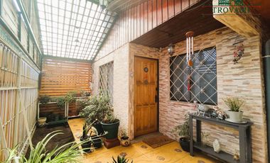 EN VENTA BELLÍSIMA CASA DE 1 PISO, VILLA PEHUEN, MAIPÚ