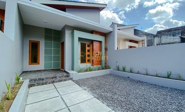 RUMAH SIAP HUNI, TANAH LUAS, 6 MENIT DARI RS BHAYANGKARA