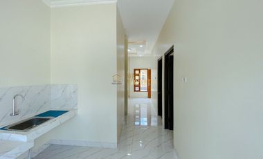 RUMAH SIAP HUNI, TANAH LUAS, 6 MENIT DARI RS BHAYANGKARA