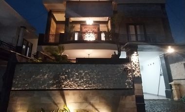 Rumah Nyaman 5 Kamar tidur dekat Kerobokan Badung Bali