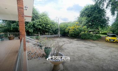 ที่ดินบ้านเดี่ยวชั้นเดียวตำบลเชิงกลัด อำเภอบางระจัน สิงห์บุรี  เนื่อที่ 204 ตารางวา