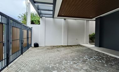 60M Two Storey Residential Unit with Attic and 4 Bedrooms for sale in Merville Paranaque City-JCR