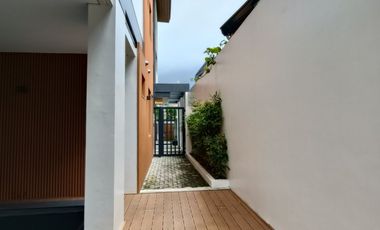 60M Two Storey Residential Unit with Attic and 4 Bedrooms for sale in Merville Paranaque City-JCR