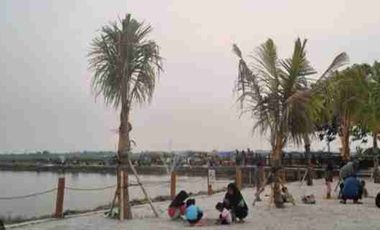 Ruko dengan konsep yang berada di depan pantai