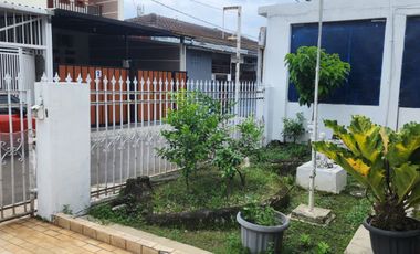 Dijual Rumah 1 1/2 Lantai di Bandung