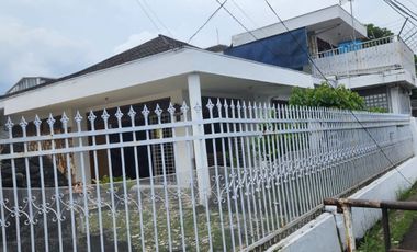 Dijual Rumah 1 1/2 Lantai di Bandung