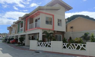 FOR SALE! 10.6M 2-Storey Townhouse w/Attic in Betterliving Brgy Don Bosco Paranaque-AP