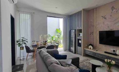 dijual rumah bagus di greenlake Citraland Surabaya barat