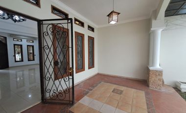 Rumah 2 lantai siap huni murah dan rapih cinere mas