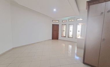 Rumah 2 lantai siap huni murah dan rapih cinere mas
