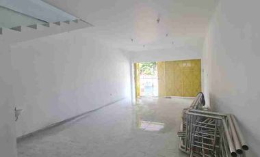 Ruko Strategis Pinggir Jalan Re Martadinata Jebres Solo, Depan Pasar Tanggul. Cocok Untuk Investasi Bisnis Maupun Usaha.