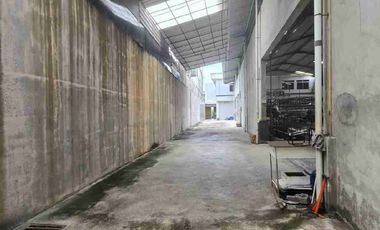 Disewakan Gudang Atau Ruang Usaha Atau Kantor Strategis Di Jalan Veteran Tipes Serengan Solo.