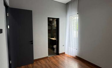 DIJUAL RUMAH BARU SIAP HUNI KENCANA LOKA BSD CITY TANGERANG