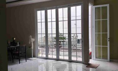 Rumah Cantik  Baru Renovasi Luas 355 m2 di Bekasi Jaya Indah, Bekasi Timur