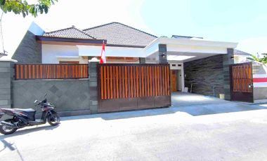 Rumah Mewah Baru Klasik di Sumber Dekat Manahan SOLO KOTA