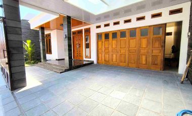 Rumah Mewah Baru Klasik di Sumber Dekat Manahan SOLO KOTA