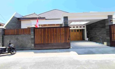 Rumah Mewah Baru Klasik di Sumber Dekat Manahan SOLO KOTA
