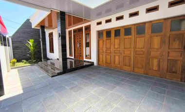 Rumah Mewah Baru Klasik di Sumber Dekat Manahan SOLO KOTA