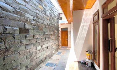 Rumah Mewah Baru Klasik di Sumber Dekat Manahan SOLO KOTA