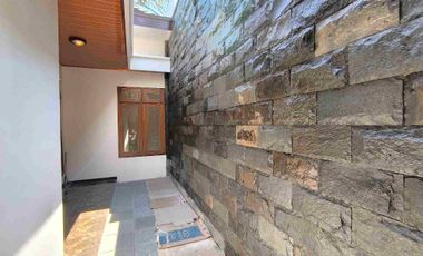 Rumah Mewah Baru Klasik di Sumber Dekat Manahan SOLO KOTA