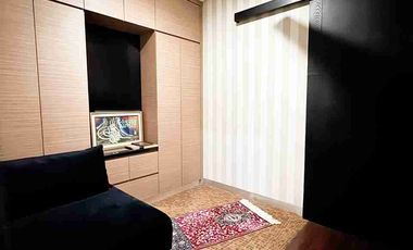 Kantor siap pakai 3lantai lokasi strategis pinggir jalan Anggrek loka raya