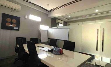 Kantor siap pakai 3lantai lokasi strategis pinggir jalan Anggrek loka raya