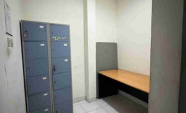 Kantor siap pakai 3lantai lokasi strategis pinggir jalan Anggrek loka raya
