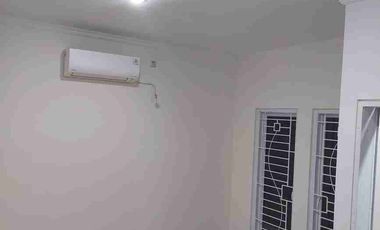 RUMAH DIJUAL 2 LANTAI MURAH LOKASI STRATEGIS DEKAT STASIUN MANGGA BESAR JAKARTA PUSAT