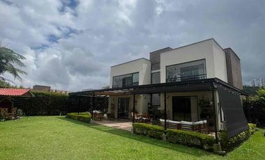 SE VENDE ESPECTACULAR CASA EN LA FLORIDA