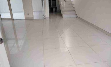 Disewakan Rumah Grand Pakuwon dekat Margomulyo