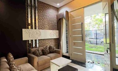 Rumah Mewah Full Furnish Lantai Marmer Graha Family dekat Pakuwon Mall Citraland