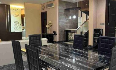 Rumah Mewah Full Furnish Lantai Marmer Graha Family dekat Pakuwon Mall Citraland